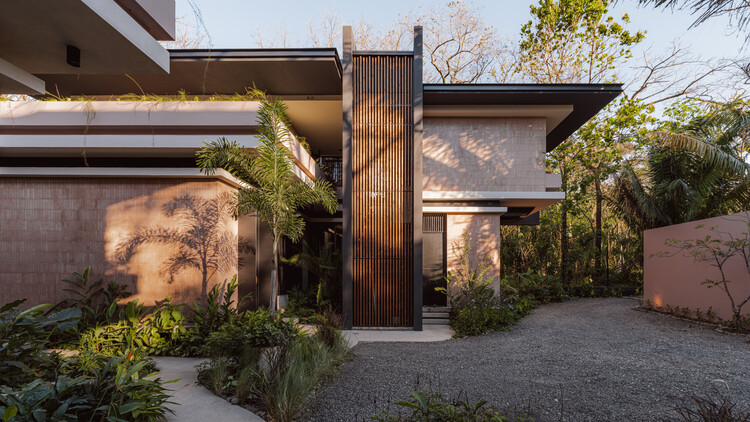 Linea House / Instinto Estudio - Exterior Photography, Houses, Balcony