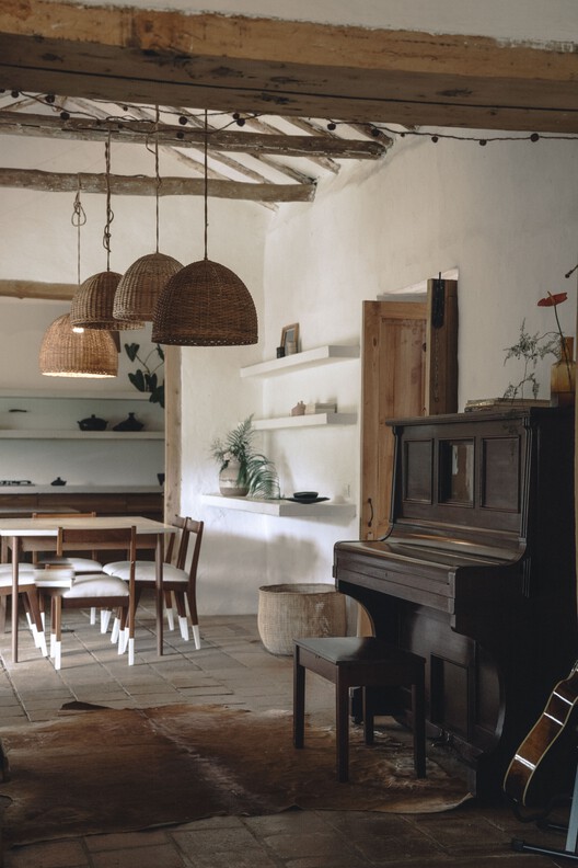 La Alhajuela House / Trópico Arquitectura La Alhajuela House / Trópico Arquitectura - Interior Photography, Wood, Chair, Beam