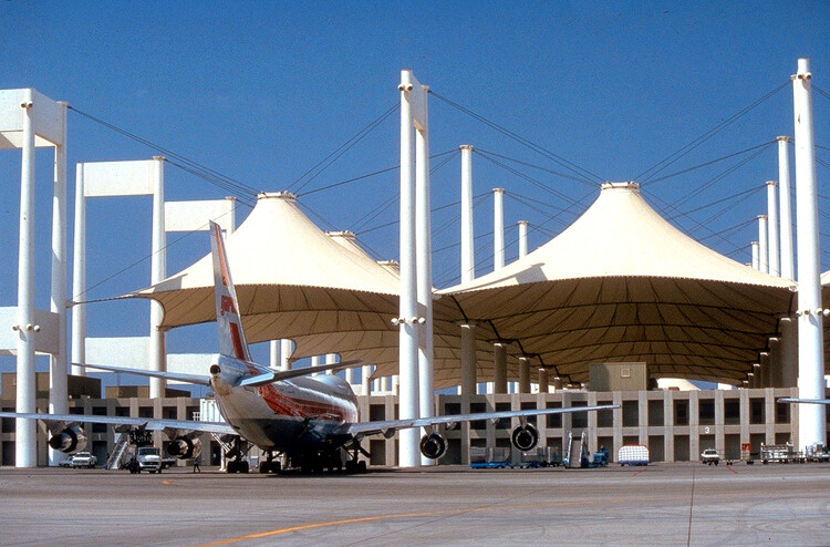 From Tent to Terminal: Bedouin Craft in Contemporary Infrastructure - Image 7 of 11