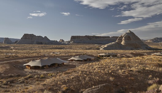 From Tent to Terminal: Bedouin Craft in Contemporary Infrastructure - Image 4 of 11