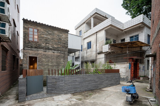 Echoes of Home : Adaptive Reuse of a Vernacular House / CM Design Echoes of Home : Adaptive Reuse of a Vernacular House / CM Design - Exterior Photography, Brick, Concrete