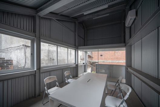 Echoes of Home : Adaptive Reuse of a Vernacular House / CM Design Echoes of Home : Adaptive Reuse of a Vernacular House / CM Design - Interior Photography, Glass