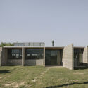 How to Inhabit a Territory: 10 Houses Shaped by Argentina's Landscapes - Imagen 2 de 4