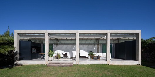 How to Inhabit a Territory: 10 Houses Shaped by Argentina's Landscapes - Image 9 of 31
