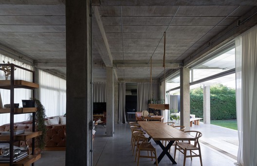 How to Inhabit a Territory: 10 Houses Shaped by Argentina's Landscapes - Image 10 of 31