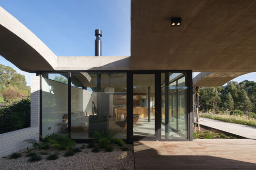 How to Inhabit a Territory: 10 Houses Shaped by Argentina's Landscapes - Image 6 of 31