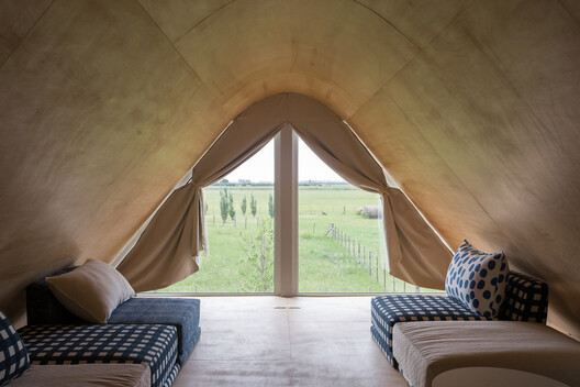 How to Inhabit a Territory: 10 Houses Shaped by Argentina's Landscapes - Image 15 of 31