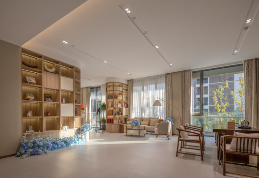Shanghai Guohua Heyuejia International Senior Living Centre, Continuing Care Retirement Community / GN Architects Shanghai Guohua Heyuejia International Senior Living Centre, Continuing Care Retirement Community / GN Architects - Interior Photography, Wood, Lighting, Chair, Shelving, Glass