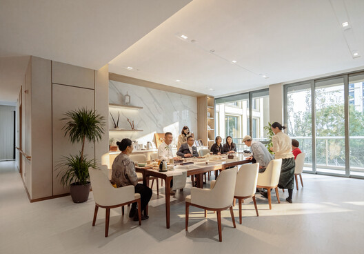 Shanghai Guohua Heyuejia International Senior Living Centre, Continuing Care Retirement Community / GN Architects Shanghai Guohua Heyuejia International Senior Living Centre, Continuing Care Retirement Community / GN Architects - Interior Photography, Dining room, Chair, Table, Glass