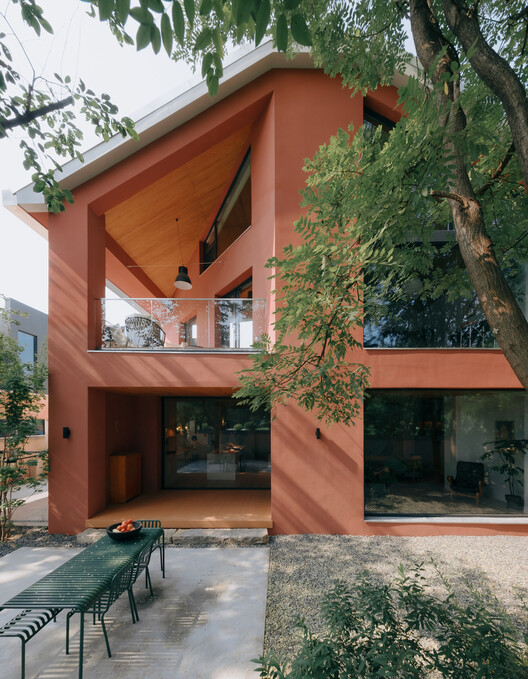 House of  Rasing the Umbrella / Chaoffice - Interior Photography, Wood