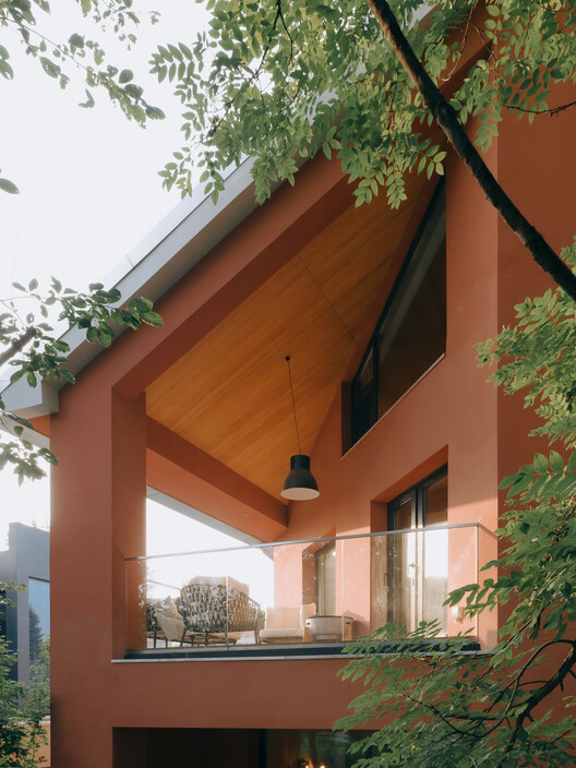 House of  Rasing the Umbrella / Chaoffice - Interior Photography, Wood