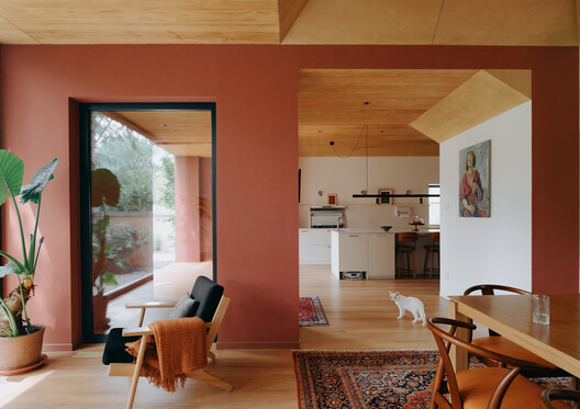 House of  Rasing the Umbrella / Chaoffice - Interior Photography, Wood, Chair
