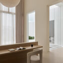 The Earth Crew Headquarters / pinto - Interior Photography, Office Buildings, Lighting, Chair
