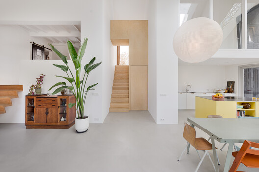 Woonhuis Heenvliet / Studio Brandvries Woonhuis Heenvliet / Studio Brandvries - Interior Photography, Wood, Lighting, Chair, Door