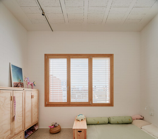 Casa PR21 / Alventosa Morell Arquitectes Casa PR21 / Alventosa Morell Arquitectes - Interior Photography, Bedroom, Wood