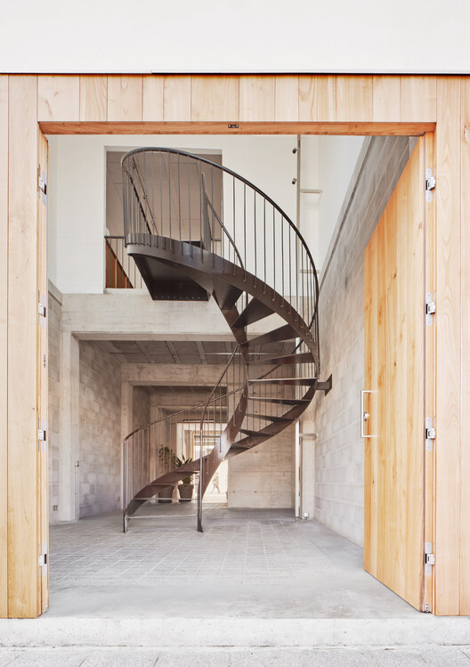 Casa PR21 / Alventosa Morell Arquitectes Casa PR21 / Alventosa Morell Arquitectes - Image 3 of 33