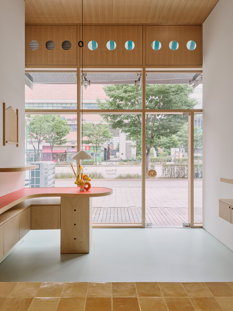 Achime Bagel Store / JOJOWORKSHOP