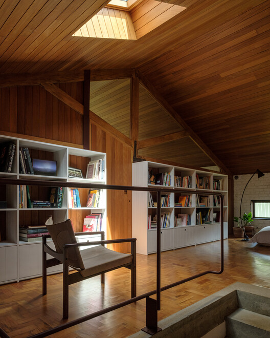 Caraçá Residence / 23 SUL - Interior Photography, Closet, Wood, Lighting, Shelving, Beam