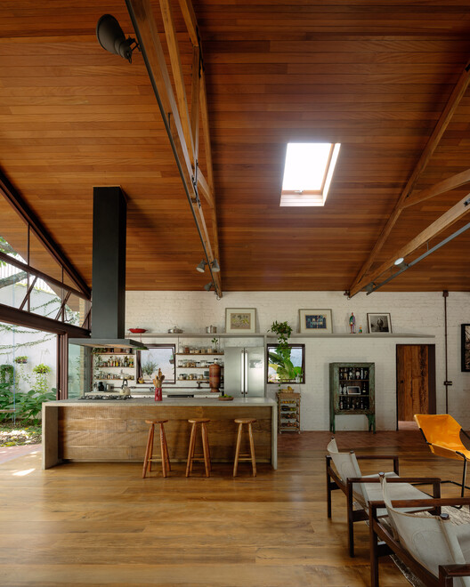 Caraçá Residence / 23 SUL - Interior Photography, Wood, Lighting, Beam, Chair, Countertop