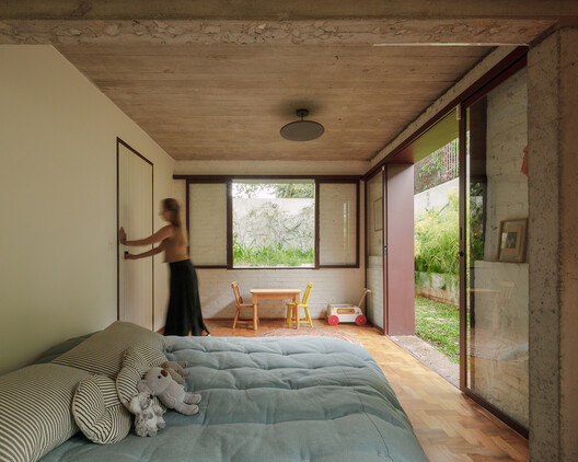 Caraçá Residence / 23 SUL - Interior Photography, Bedroom, Wood, Bed