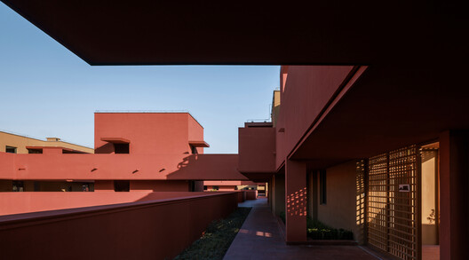 Jiashan Dayun Landison Manor / HB ARCHITECTS + NATURE TIME ART Jiashan Dayun Landison Manor / HB ARCHITECTS + NATURE TIME ART - Image 4 of 36