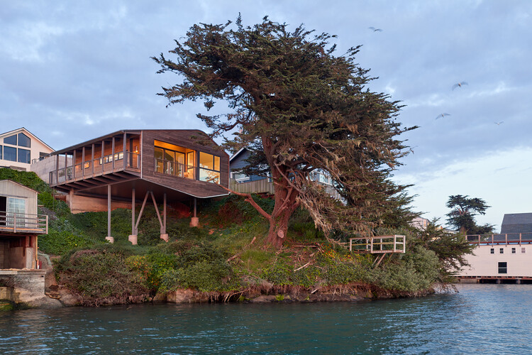 Mr. Fool Moves a Mountain / Schwartz and Architecture - Houses