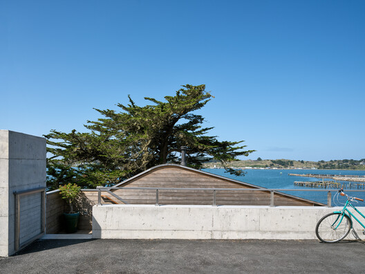 Mr. Fool Moves a Mountain / Schwartz and Architecture Mr. Fool Moves a Mountain / Schwartz and Architecture - Exterior Photography, Concrete