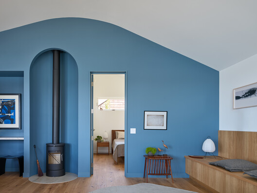 Mr. Fool Moves a Mountain / Schwartz and Architecture Mr. Fool Moves a Mountain / Schwartz and Architecture - Interior Photography, Wood, Lighting, Chair