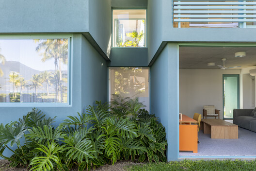 House on the Northern Coast of Sao Paulo / André Vainer Arquitetos House on the Northern Coast of Sao Paulo / André Vainer Arquitetos - Exterior Photography, Balcony