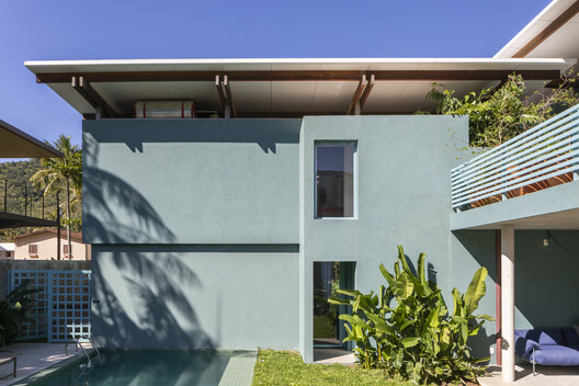 House on the Northern Coast of Sao Paulo / André Vainer Arquitetos House on the Northern Coast of Sao Paulo / André Vainer Arquitetos - Exterior Photography, Balcony