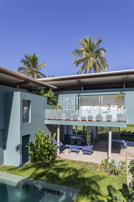 House on the Northern Coast of Sao Paulo / André Vainer Arquitetos House on the Northern Coast of Sao Paulo / André Vainer Arquitetos - Exterior Photography, Balcony