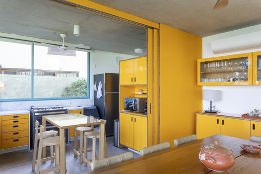 House on the Northern Coast of Sao Paulo / André Vainer Arquitetos House on the Northern Coast of Sao Paulo / André Vainer Arquitetos - Interior Photography, Kitchen, Countertop, Chair