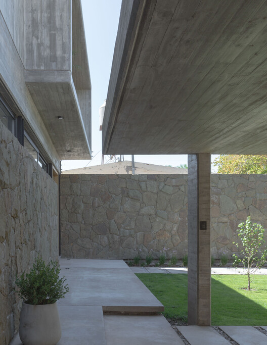H1 House / Genovesi Arquitectos H1 House / Genovesi Arquitectos - Exterior Photography, Concrete
