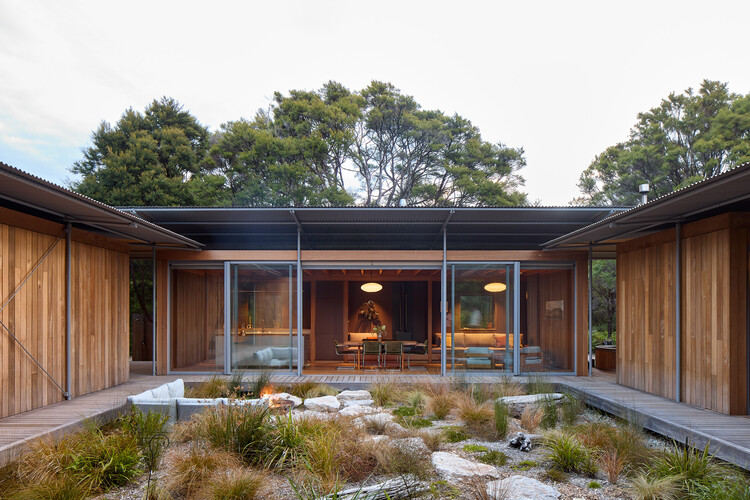 House for Camping / Patchwork Architecture - Houses
