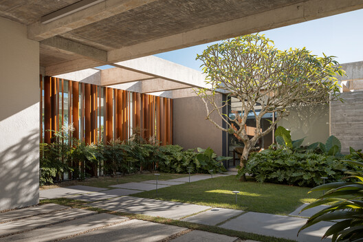 Zimbro House / Stemmer Rodrigues Arquitetura Zimbro House / Stemmer Rodrigues Arquitetura - Image 3 of 32