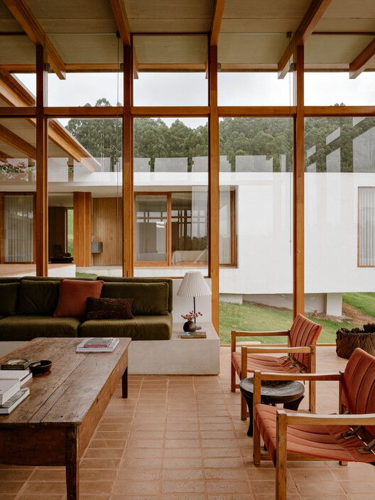 Yoshi House / AR Arquitetos Yoshi House / AR Arquitetos - Interior Photography, Living Room, Wood, Chair