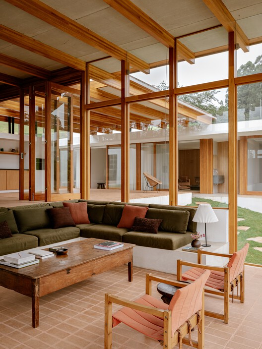 Yoshi House / AR Arquitetos Yoshi House / AR Arquitetos - Interior Photography, Living Room, Wood, Beam, Chair