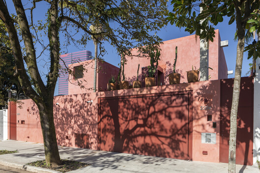 House in São Paulo / André Vainer Arquitetos House in São Paulo / André Vainer Arquitetos - Exterior Photography, Concrete