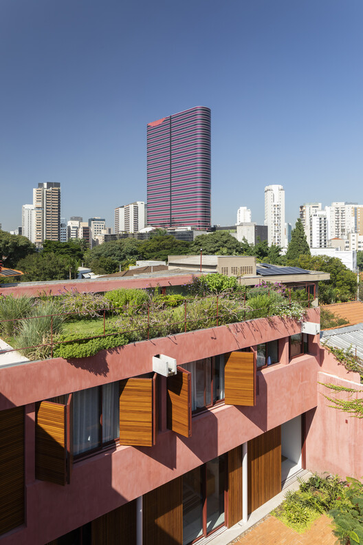 House in São Paulo / André Vainer Arquitetos House in São Paulo / André Vainer Arquitetos - Exterior Photography, Balcony