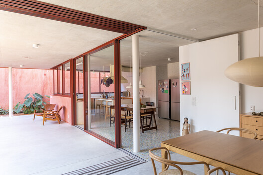 House in São Paulo / André Vainer Arquitetos House in São Paulo / André Vainer Arquitetos - Interior Photography, Wood, Chair