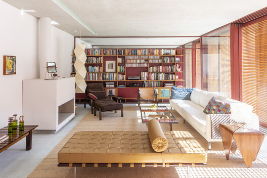 House in São Paulo / André Vainer Arquitetos House in São Paulo / André Vainer Arquitetos - Interior Photography, Living Room, Sofa, Wood, Table, Shelving, Chair