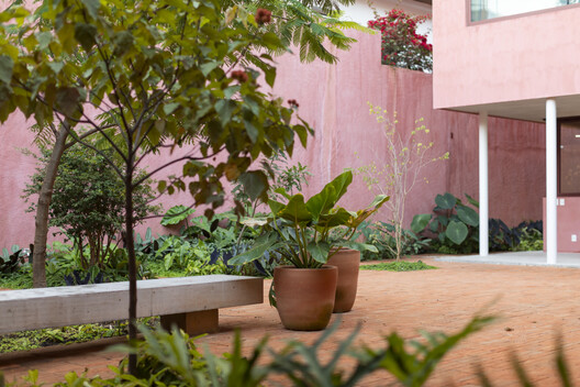 House in São Paulo / André Vainer Arquitetos House in São Paulo / André Vainer Arquitetos - Exterior Photography, Garden, Courtyard