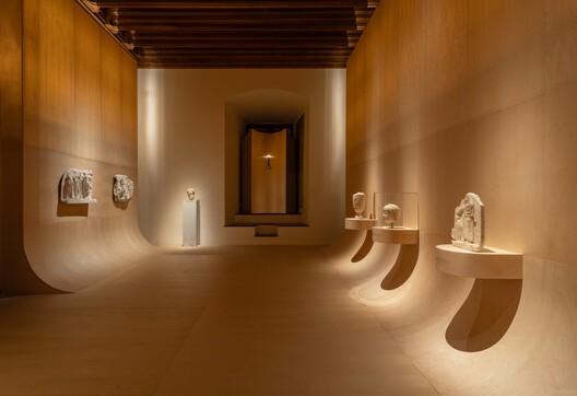 Antiquity exhibition at Wawel castle / NArchitekTURA Antiquity exhibition at Wawel castle / NArchitekTURA - Image 1 of 19