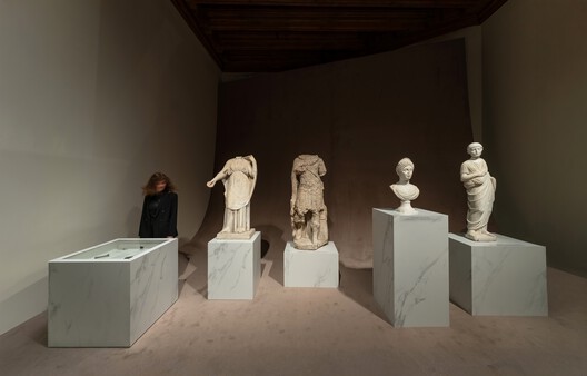 Antiquity exhibition at Wawel castle / NArchitekTURA Antiquity exhibition at Wawel castle / NArchitekTURA - Interior Photography
