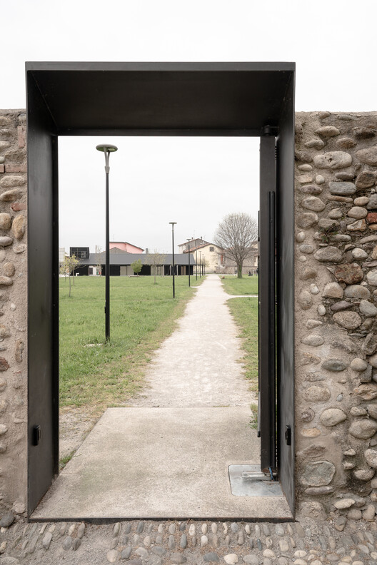 Pavilion in Brolo Park / CN10 architetti Pavilion in Brolo Park / CN10 architetti - Image 10 of 34