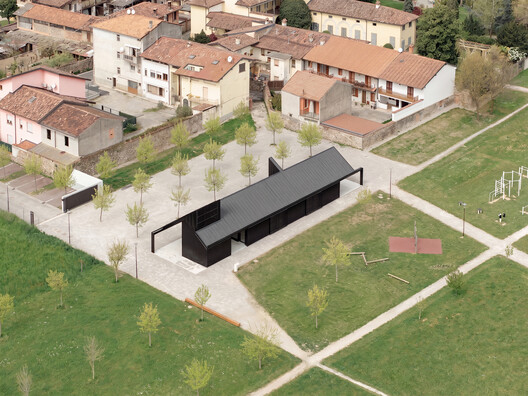 Pavilion in Brolo Park / CN10 architetti Pavilion in Brolo Park / CN10 architetti - Concrete, Courtyard
