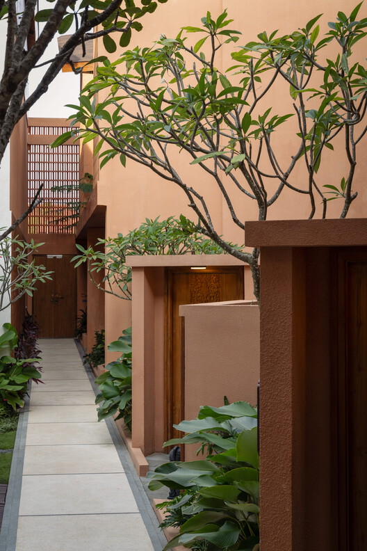 B Nesta Residence / UOS Architecture Studio B Nesta Residence / UOS Architecture Studio - Interior Photography, Wood, Concrete, Courtyard, Garden