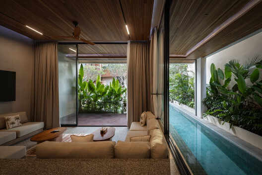 B Nesta Residence / UOS Architecture Studio B Nesta Residence / UOS Architecture Studio - Interior Photography, Living Room, Courtyard