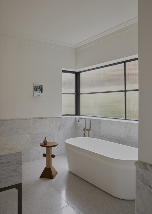 Strathmore Courtyard House / Studio Ceravolo Strathmore Courtyard House / Studio Ceravolo - Interior Photography, Bathroom, Bathtub