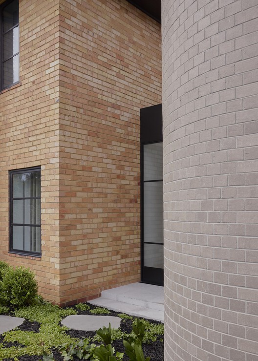 Strathmore Courtyard House / Studio Ceravolo Strathmore Courtyard House / Studio Ceravolo - Exterior Photography, Brick